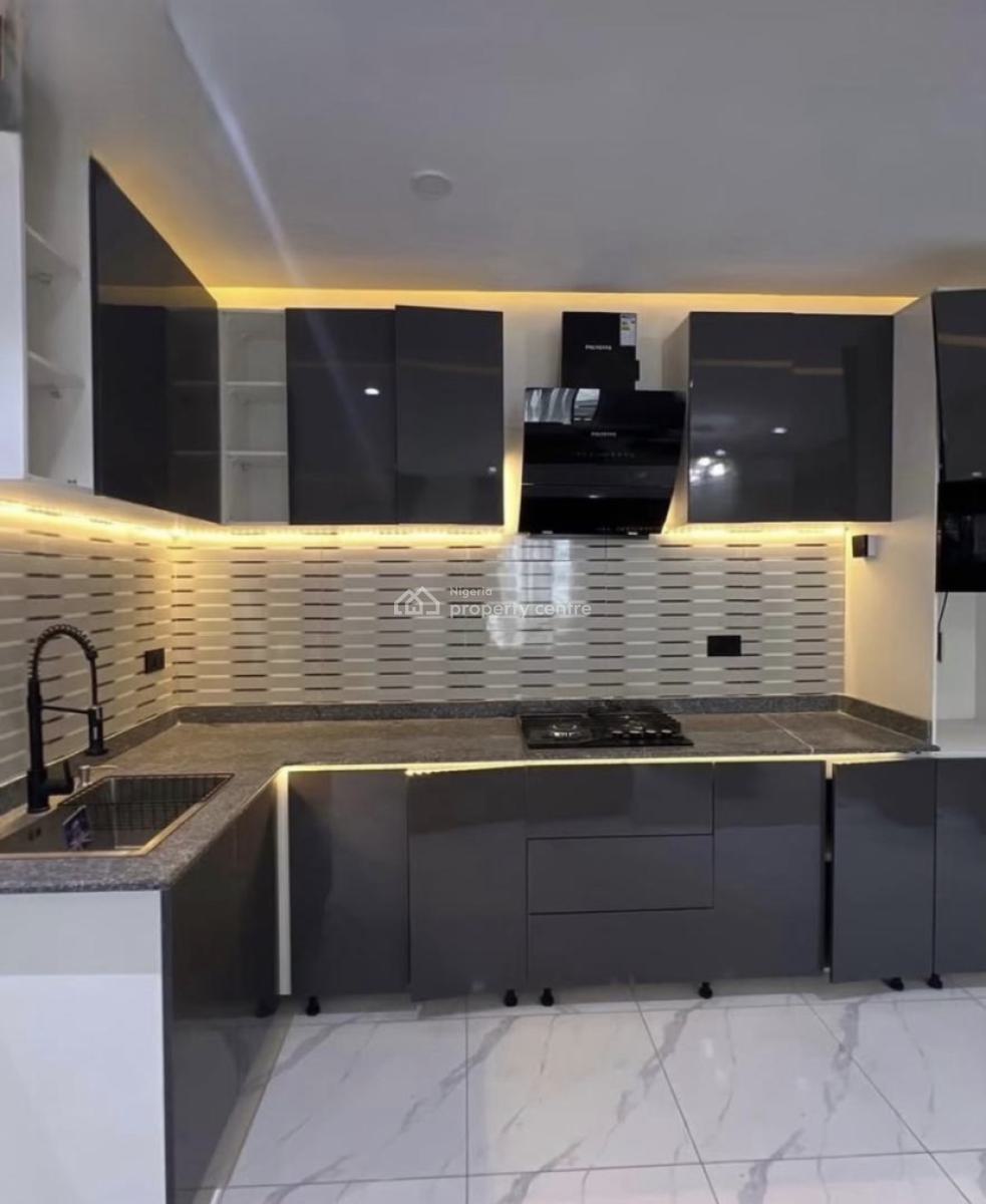 Luxuriously Furnished 2 Bedroom Apartment with Swimming Pool, Ologolo Lekki, Lekki, Lagos, Flat / Apartment for Rent