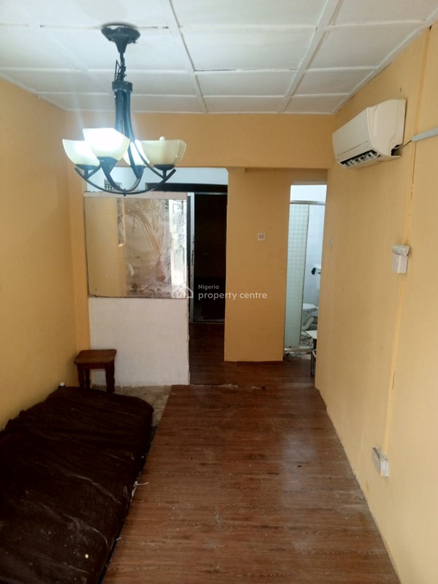 Luxury Self Service Mini Flat Office / Residential, Babatunde Ajous Street, Lekki Phase 1, Lekki, Lagos, Mini Flat (room and Parlour) for Rent