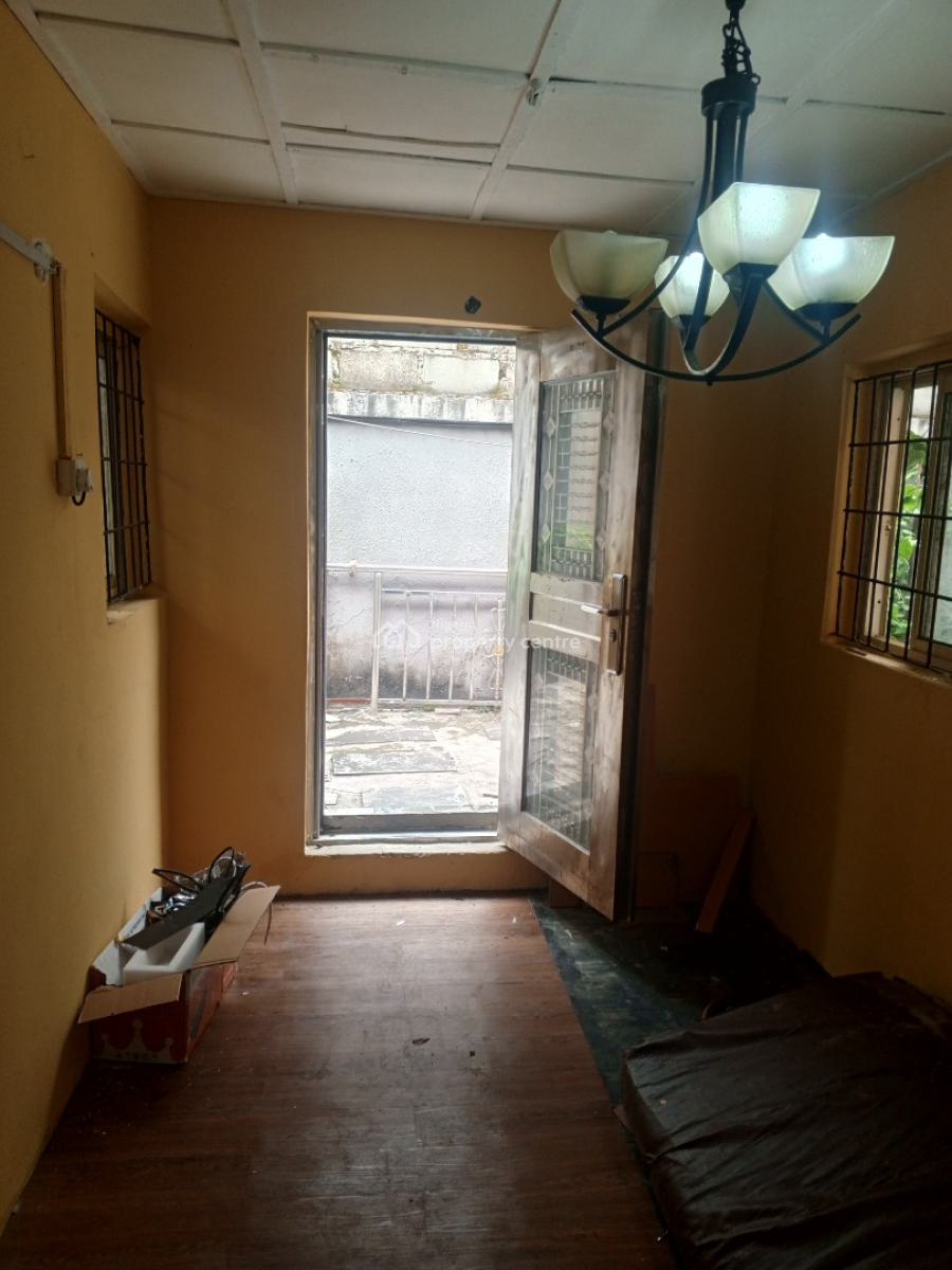 Luxury Self Service Mini Flat Office / Residential, Babatunde Ajous Street, Lekki Phase 1, Lekki, Lagos, Mini Flat (room and Parlour) for Rent