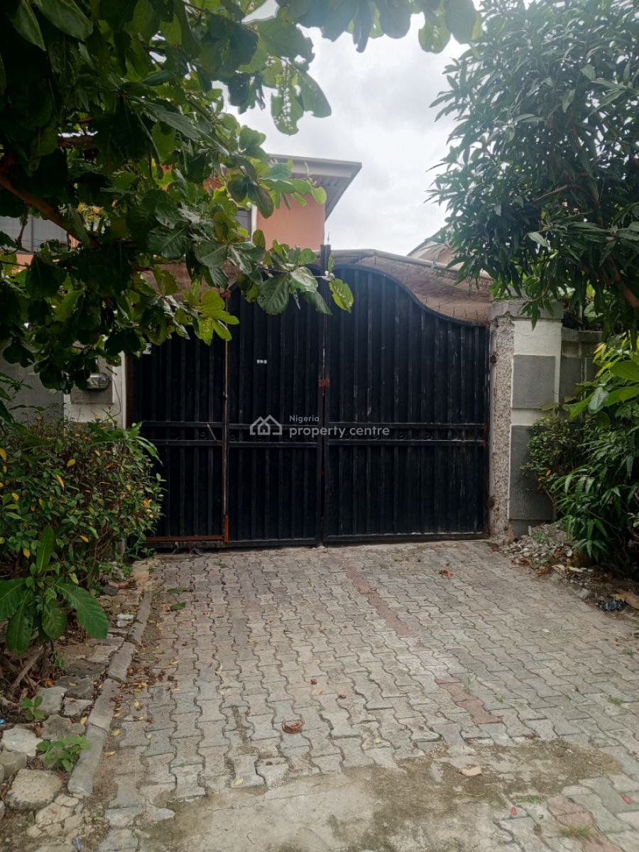 Luxury Self Service Mini Flat Office / Residential, Babatunde Ajous Street, Lekki Phase 1, Lekki, Lagos, Mini Flat (room and Parlour) for Rent