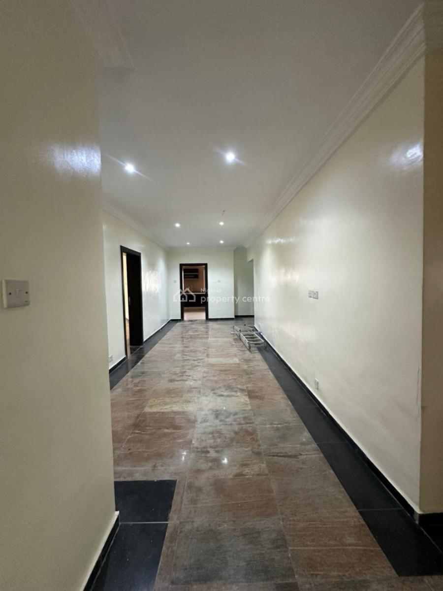 Neatly Built 3 Bedroom Apartment with Bq, Lekki Phase 1, Lekki, Lagos, Flat / Apartment for Rent
