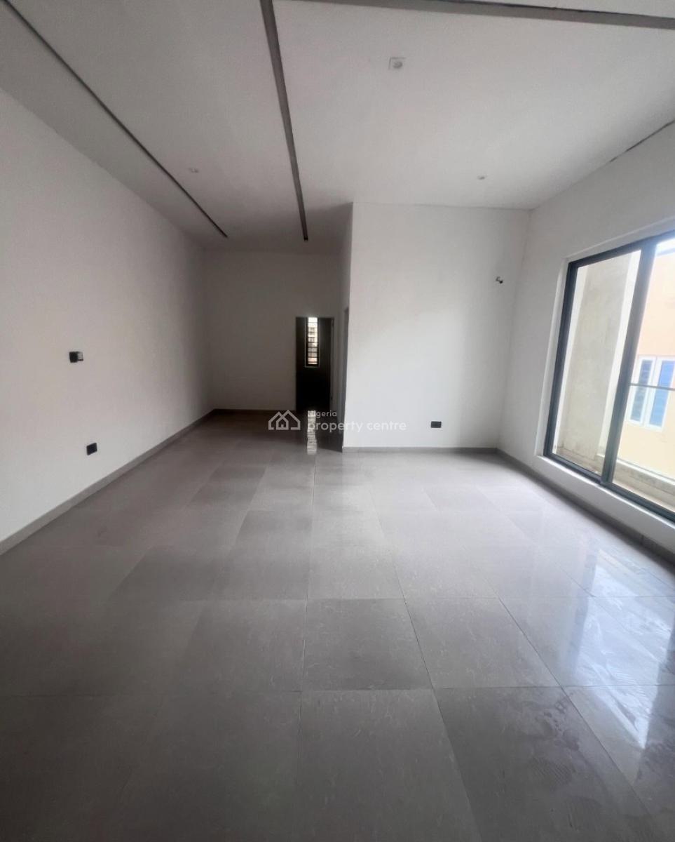 Lovely 2 Bedroom Apartment with Bq, Ologolo, Ologolo, Lekki, Lagos, Block of Flats for Sale