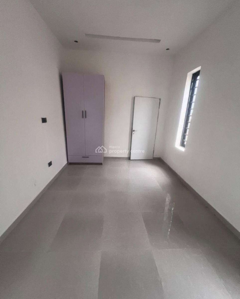 Lovely 2 Bedroom Apartment with Bq, Ologolo, Ologolo, Lekki, Lagos, Block of Flats for Sale