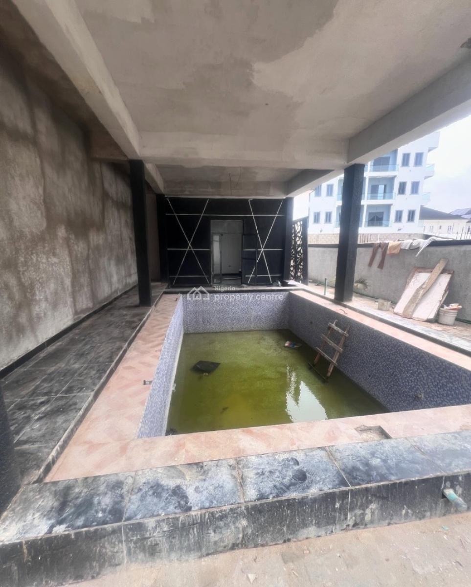 Lovely 2 Bedroom Apartment with Bq, Ologolo, Ologolo, Lekki, Lagos, Block of Flats for Sale