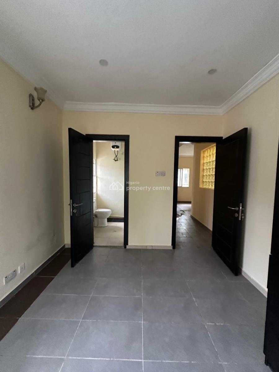 Well Built 2bedroom Apartment, Lekki Phase 1 Lagos, Lekki Phase 1, Lekki, Lagos, Flat / Apartment for Rent