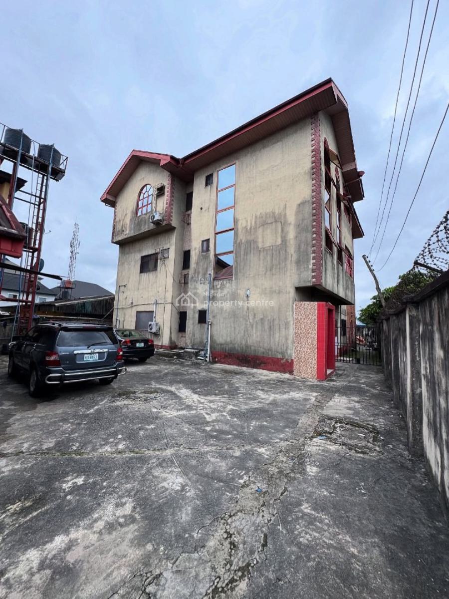 Distressed Old Building of 3 Bedroom Block of Flats, Ibadan, Oyo, Block of Flats for Sale