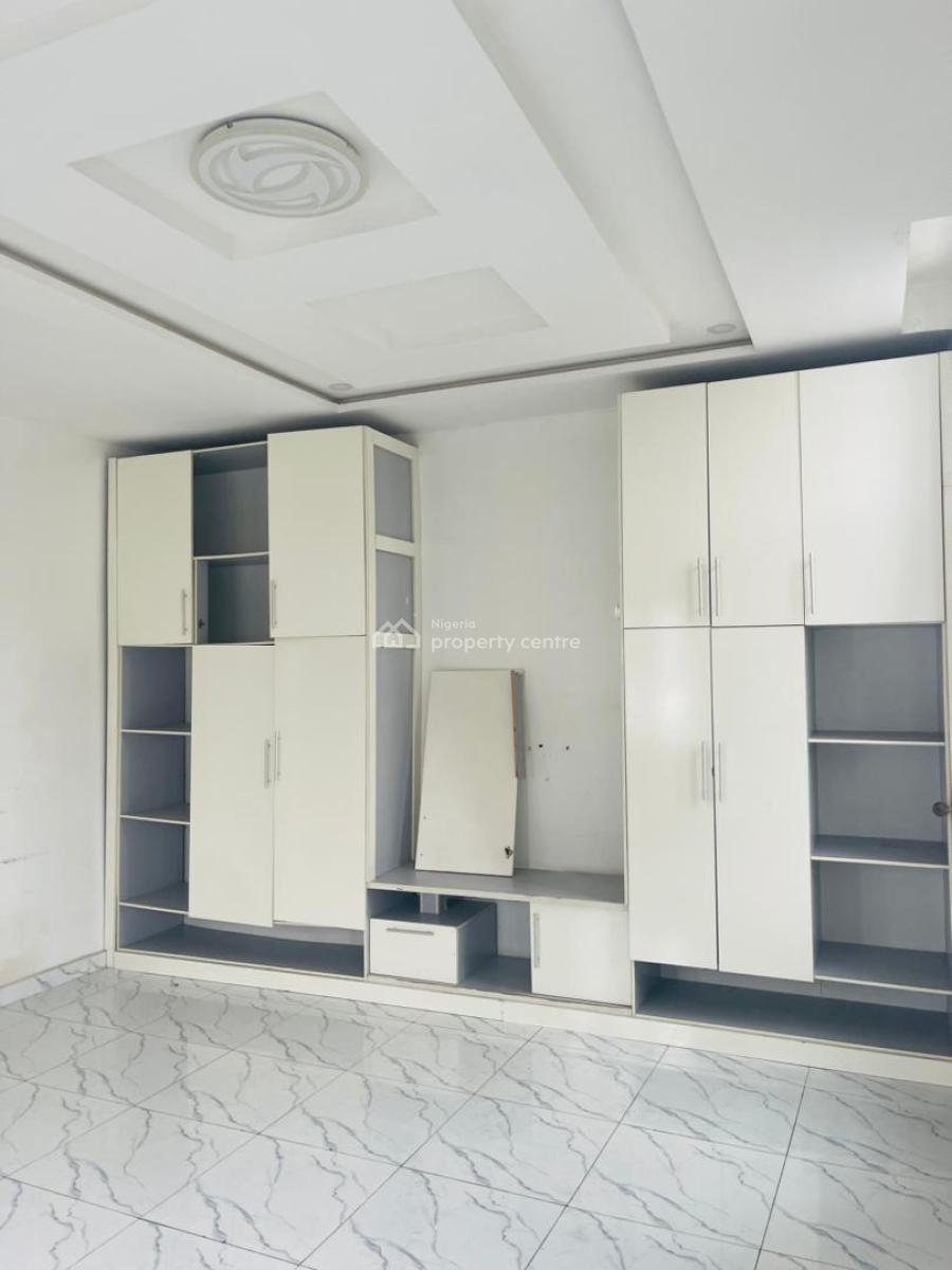 3bedroom Flat Upfloor, Osapa, Lekki, Lagos, Flat / Apartment for Rent