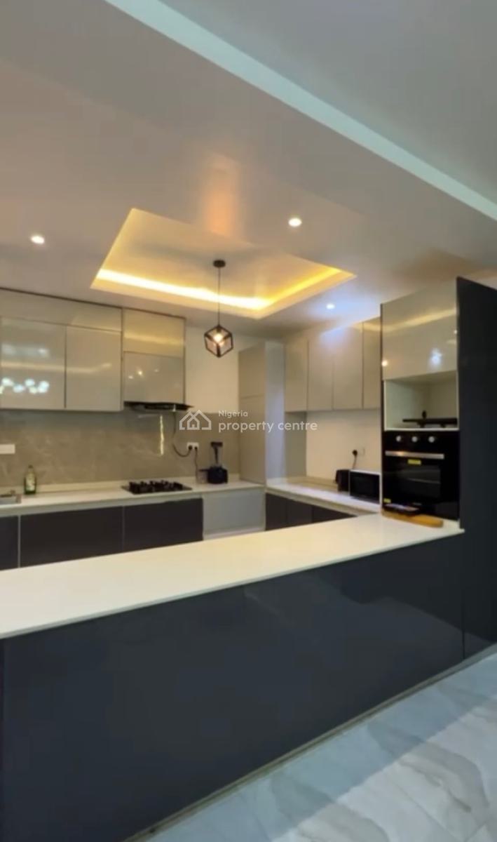 Well Furnished 3 Bedroom Apartment, Lekki Phase 1, Lekki, Lagos, Flat / Apartment for Sale