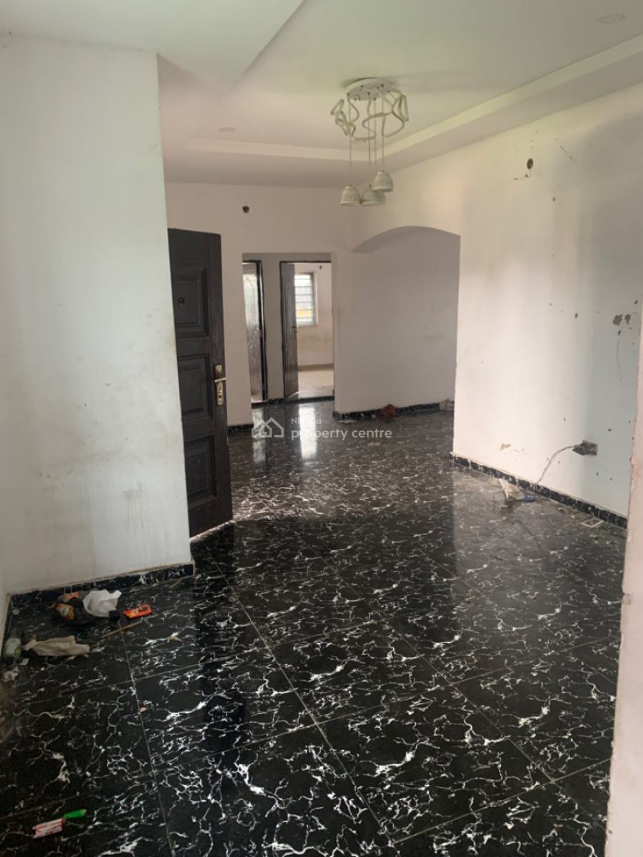 Luxury 2bedroom Flat Upstairs, Mobil Road Ilaje, Ajah, Lagos, Flat / Apartment for Rent