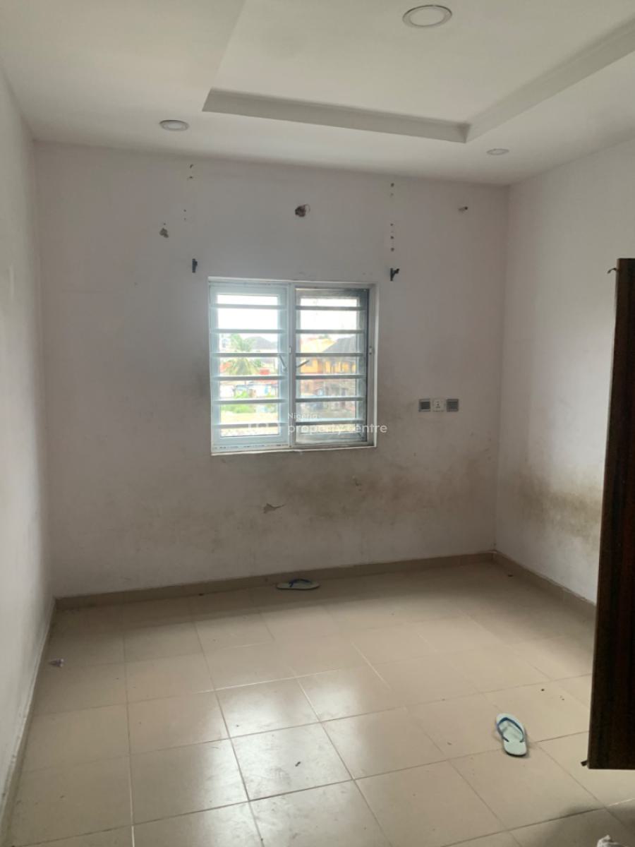 Luxury 2bedroom Flat Upstairs, Mobil Road Ilaje, Ajah, Lagos, Flat / Apartment for Rent