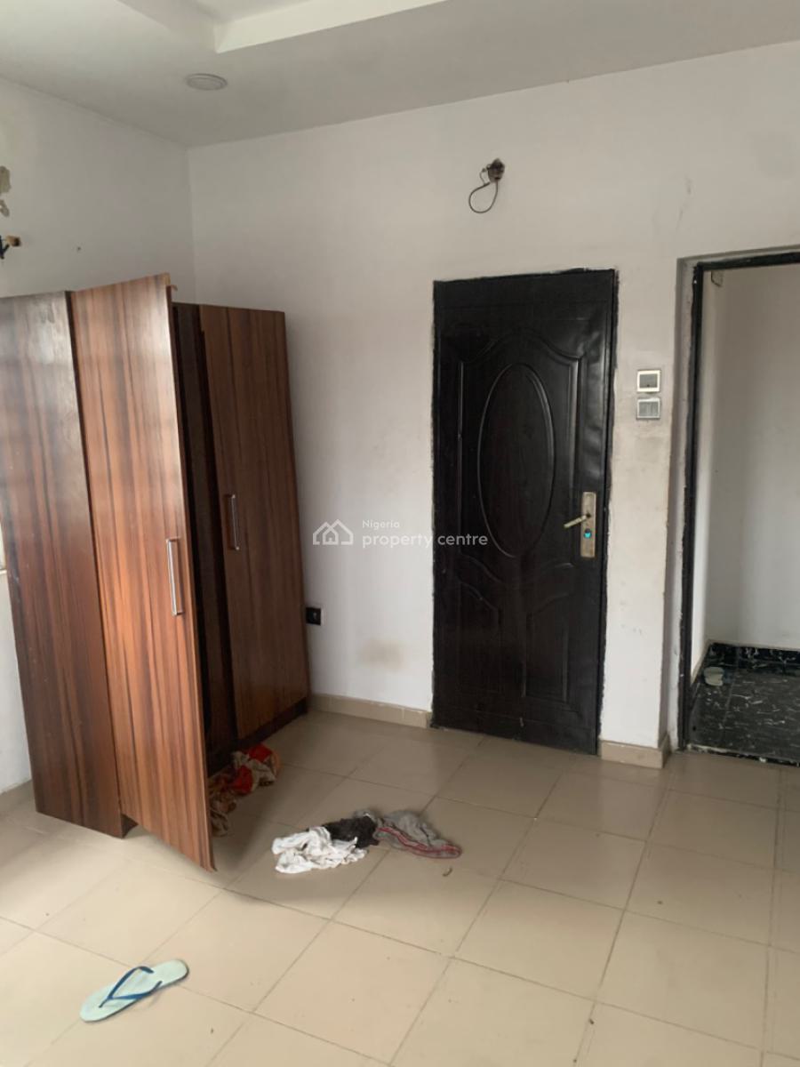 Luxury 2bedroom Flat Upstairs, Mobil Road Ilaje, Ajah, Lagos, Flat / Apartment for Rent