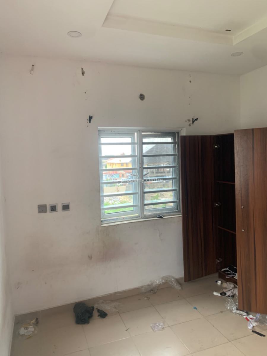 Luxury 2bedroom Flat Upstairs, Mobil Road Ilaje, Ajah, Lagos, Flat / Apartment for Rent