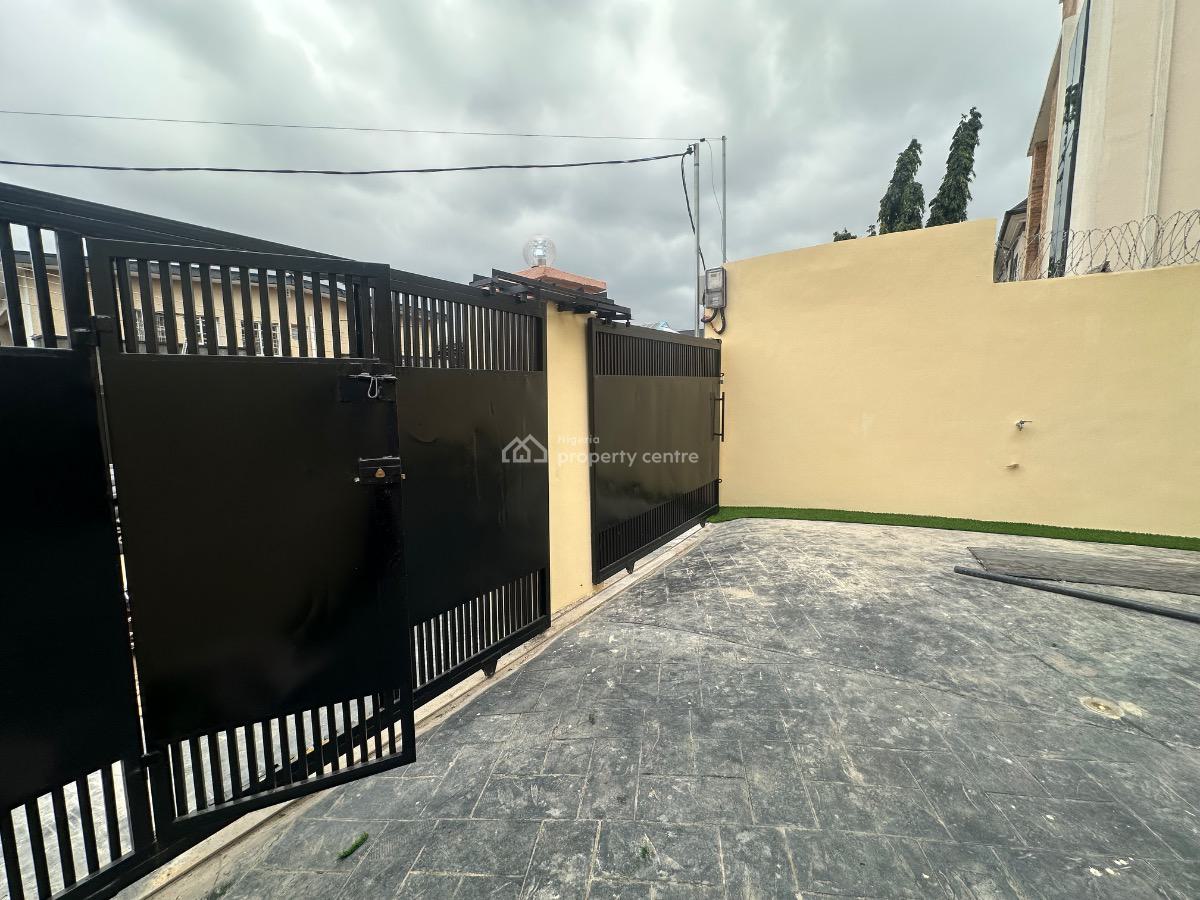 3 Bedroom Duplex, Off International Airport Road Ajao Estate, Isolo, Lagos, Detached Duplex for Rent