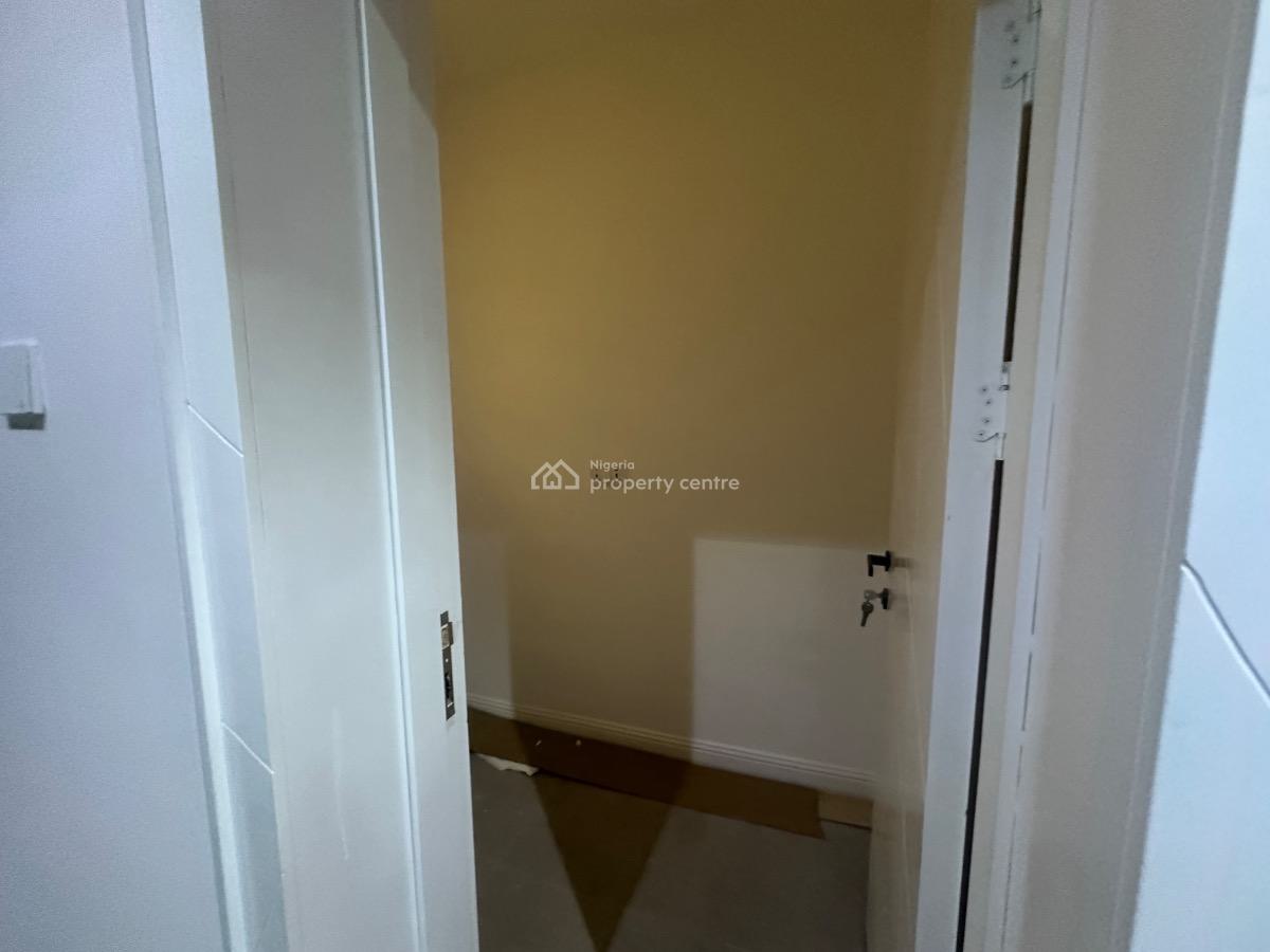 3 Bedroom Duplex, Off International Airport Road Ajao Estate, Isolo, Lagos, Detached Duplex for Rent