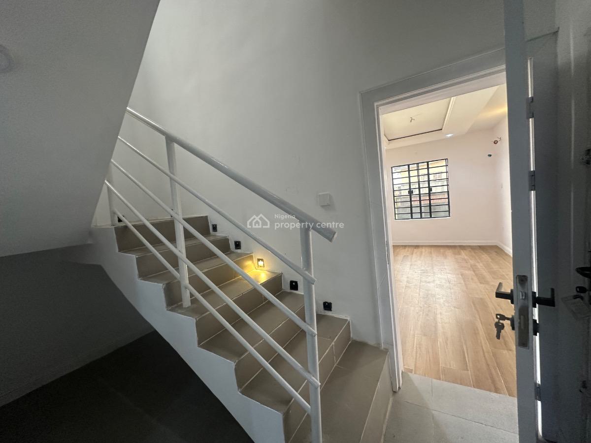 3 Bedroom Duplex, Off International Airport Road Ajao Estate, Isolo, Lagos, Detached Duplex for Rent