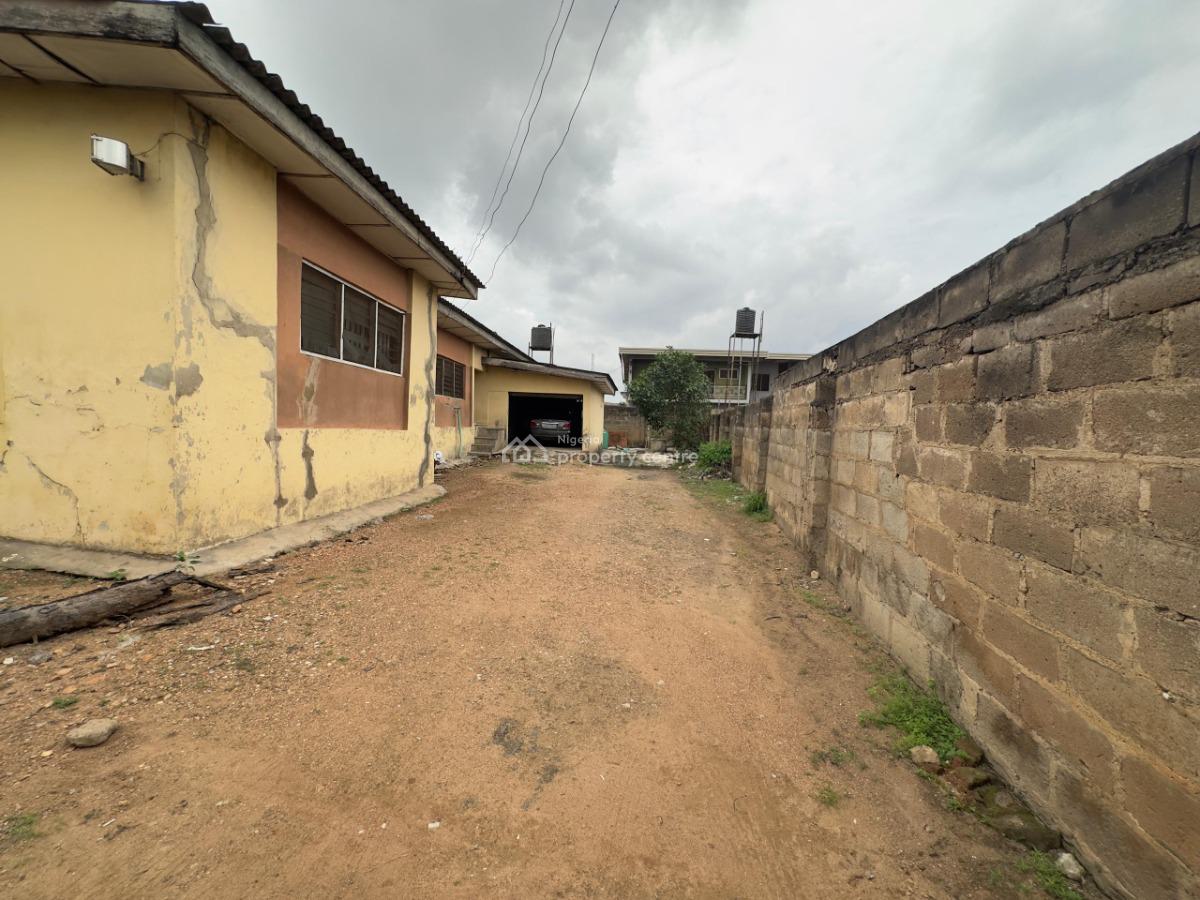 5 Bedroom Bungalow on 812sqm of Land, Ayoola Drive Area New Bodija, Ibadan, Oyo, Detached Bungalow for Sale