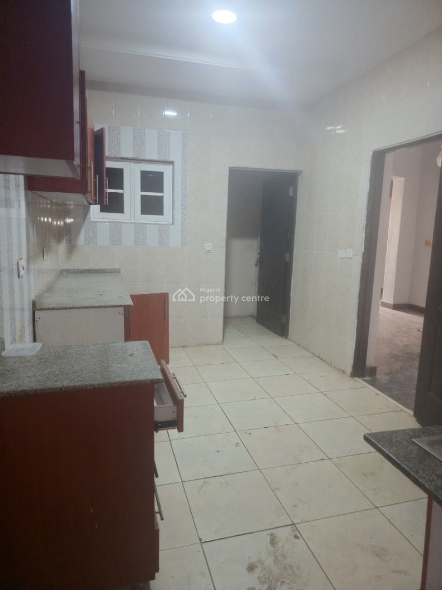 Renovated & Specious 3 Bedroom Block of Flat with Bq, Wuye Main, Wuye, Abuja, Flat / Apartment for Rent