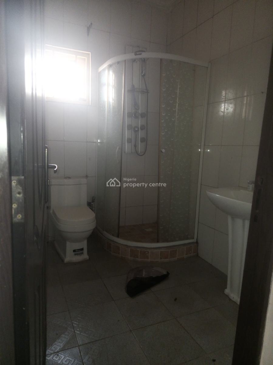 Renovated & Specious 3 Bedroom Block of Flat with Bq, Wuye Main, Wuye, Abuja, Flat / Apartment for Rent
