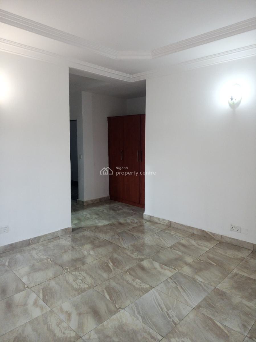 Newly Renovated & Spacious 3 Bedroom Block of Flat with Bq, Wuye, Abuja, Flat / Apartment for Rent