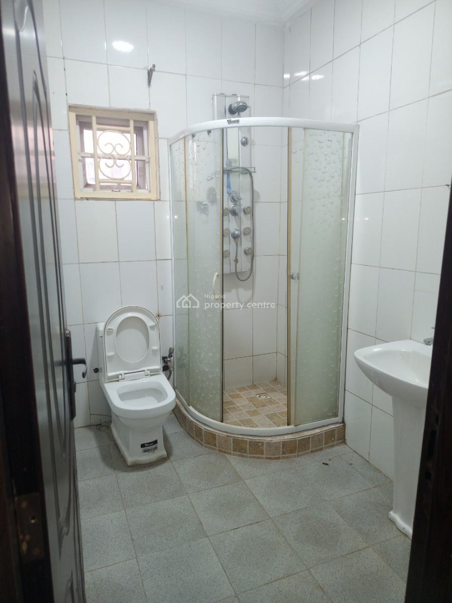 Newly Renovated & Spacious 3 Bedroom Block of Flat with Bq, Wuye, Abuja, Flat / Apartment for Rent