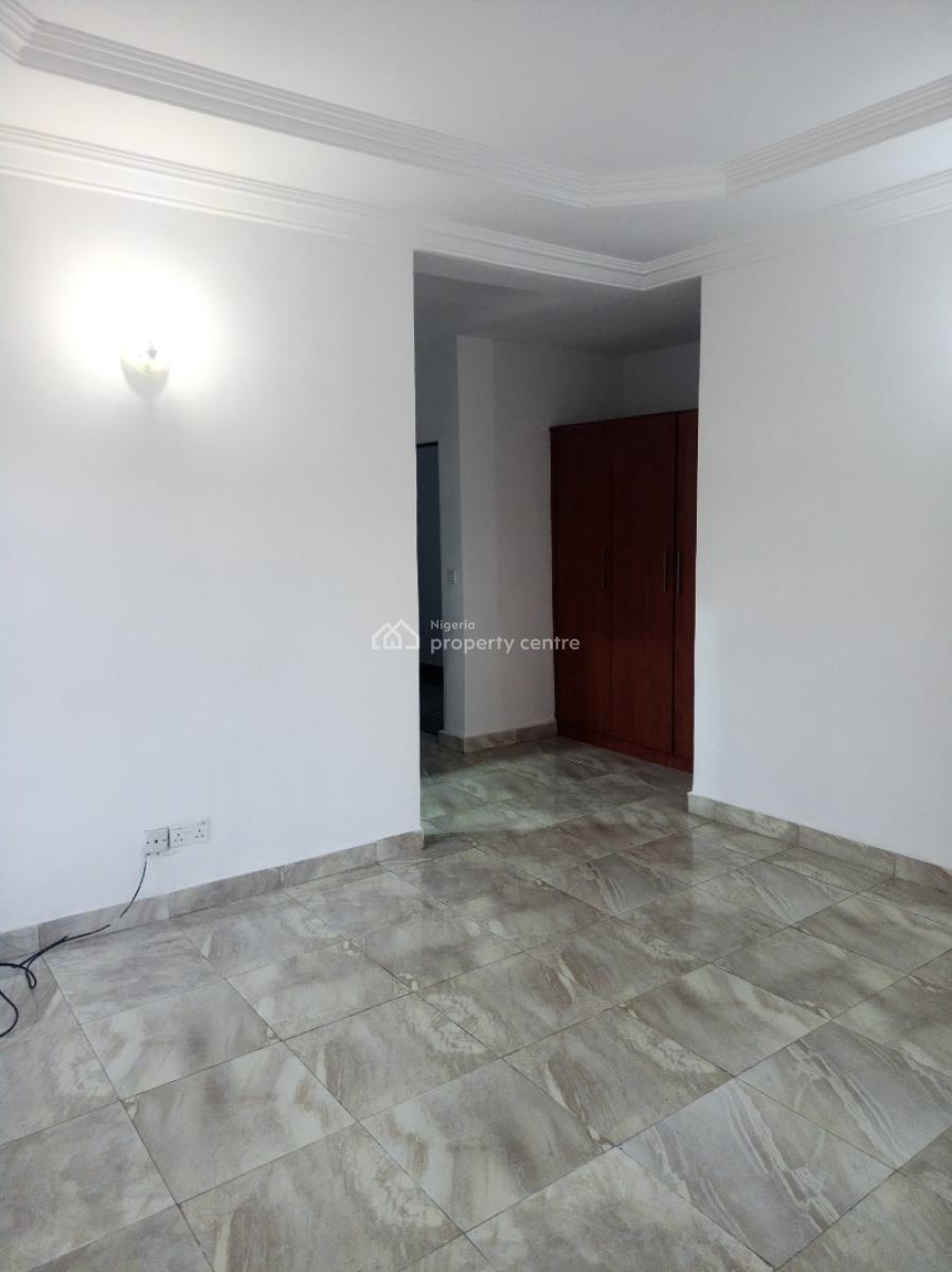 Newly Renovated & Spacious 3 Bedroom Block of Flat with Bq, Wuye, Abuja, Flat / Apartment for Rent