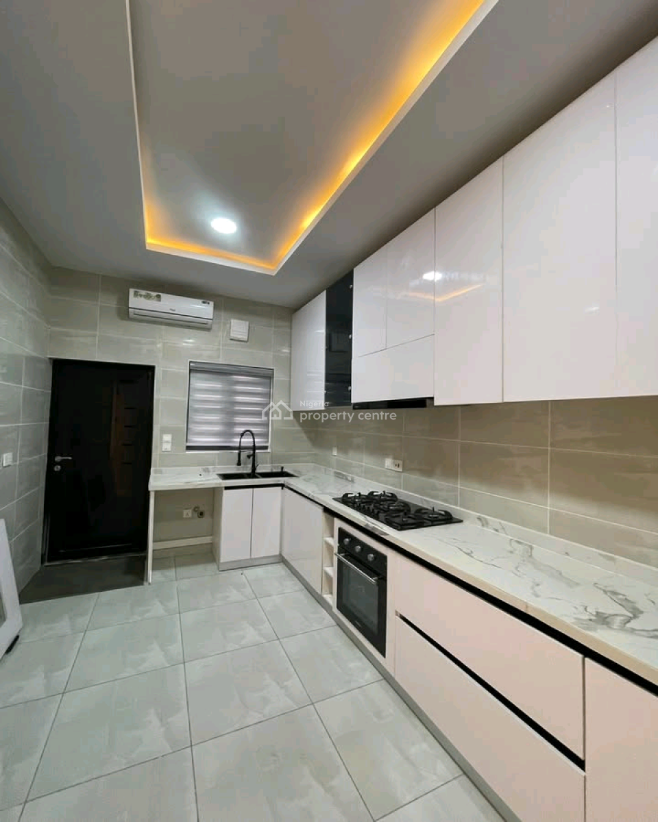 Spacious 4 Bedroom Terrace Duplex  Location: Onir, Oniru, Victoria Island (vi), Lagos, House for Sale