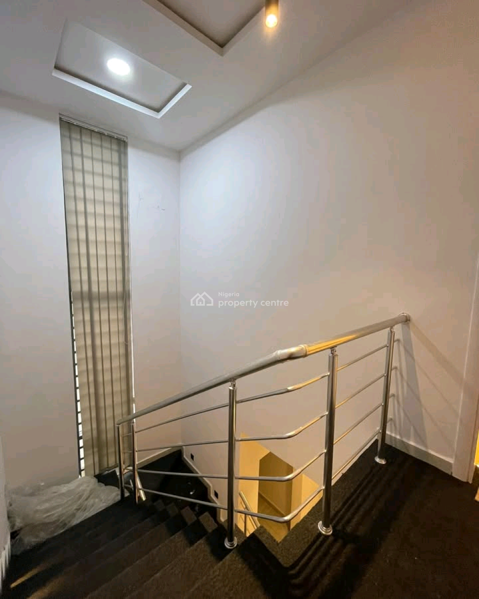 Spacious 4 Bedroom Terrace Duplex  Location: Onir, Oniru, Victoria Island (vi), Lagos, House for Sale