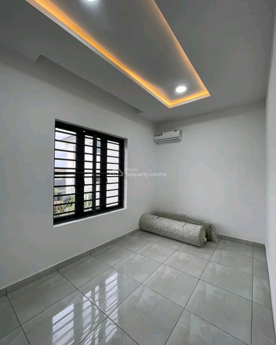 Spacious 4 Bedroom Terrace Duplex  Location: Onir, Oniru, Victoria Island (vi), Lagos, House for Sale