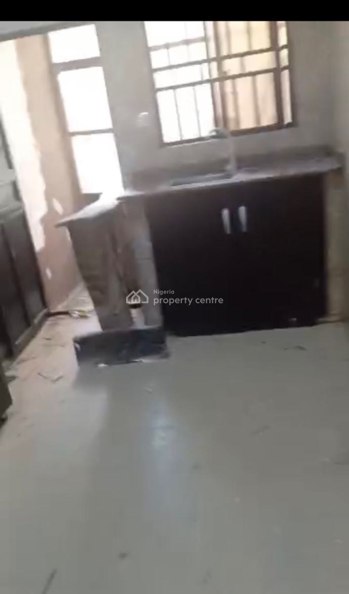 a Standard Well Renovated 3 Bedroom Flat, Utako, Abuja, Flat / Apartment for Rent