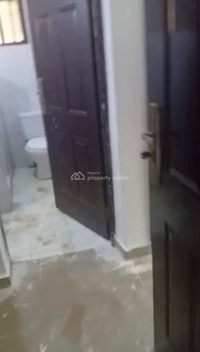 a Standard Well Renovated 3 Bedroom Flat, Utako, Abuja, Flat / Apartment for Rent
