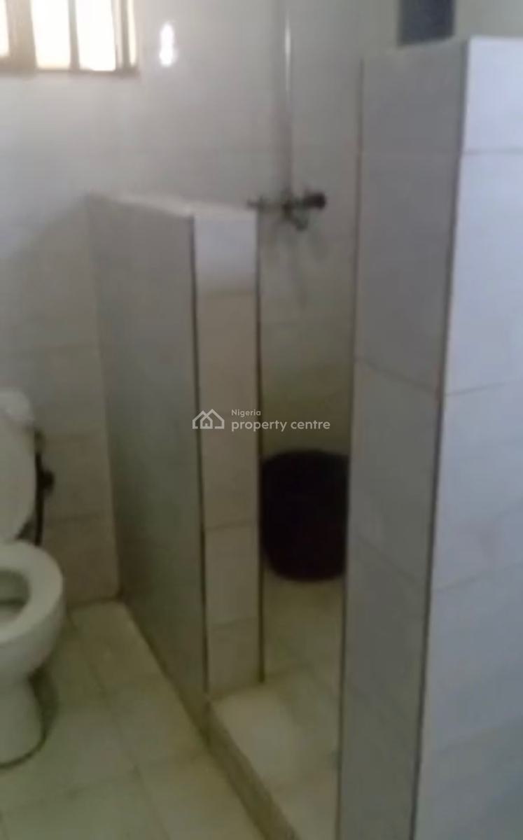 a Standard Well Renovated 3 Bedroom Flat, Utako, Abuja, Flat / Apartment for Rent