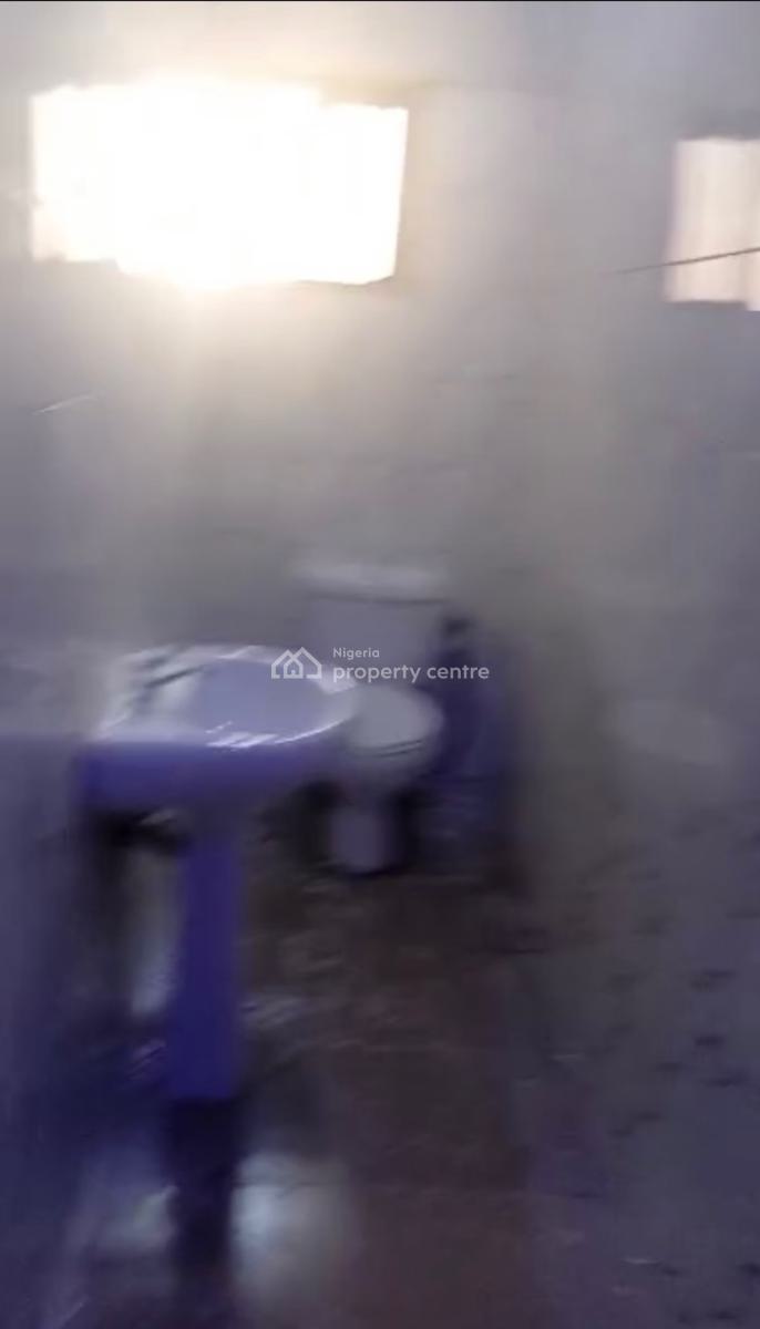 a Standard Well Renovated 3 Bedroom Flat, Utako, Abuja, Flat / Apartment for Rent