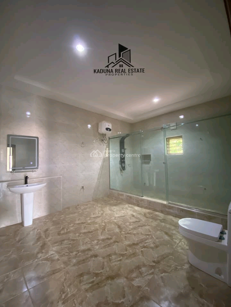 6 Bedroom Duplex with Guest Chalet & Bq ️  Location- Unguwa, Kaduna North, Kaduna, Terraced Duplex for Sale