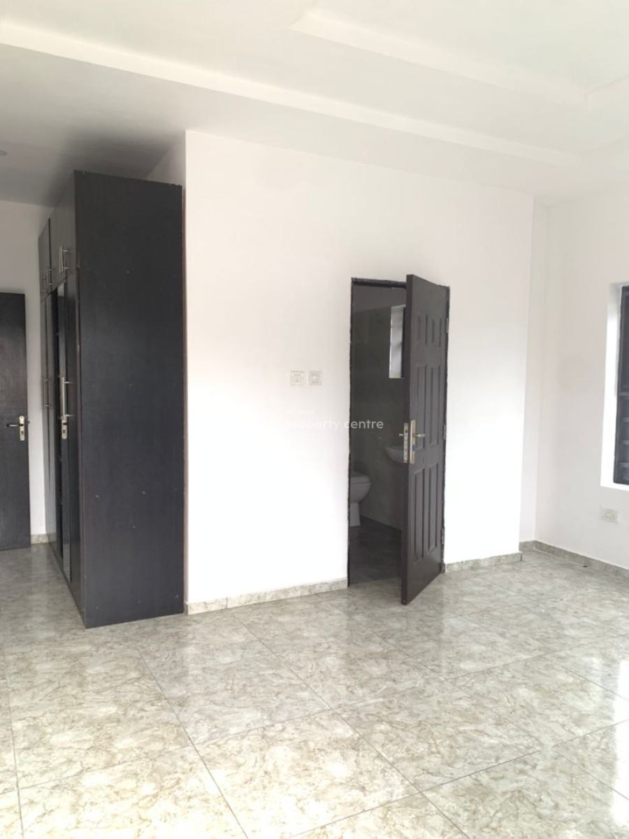 Spacious 3 Bedroom Apartment, Freedom Way, Lekki, Lagos, Flat / Apartment for Rent
