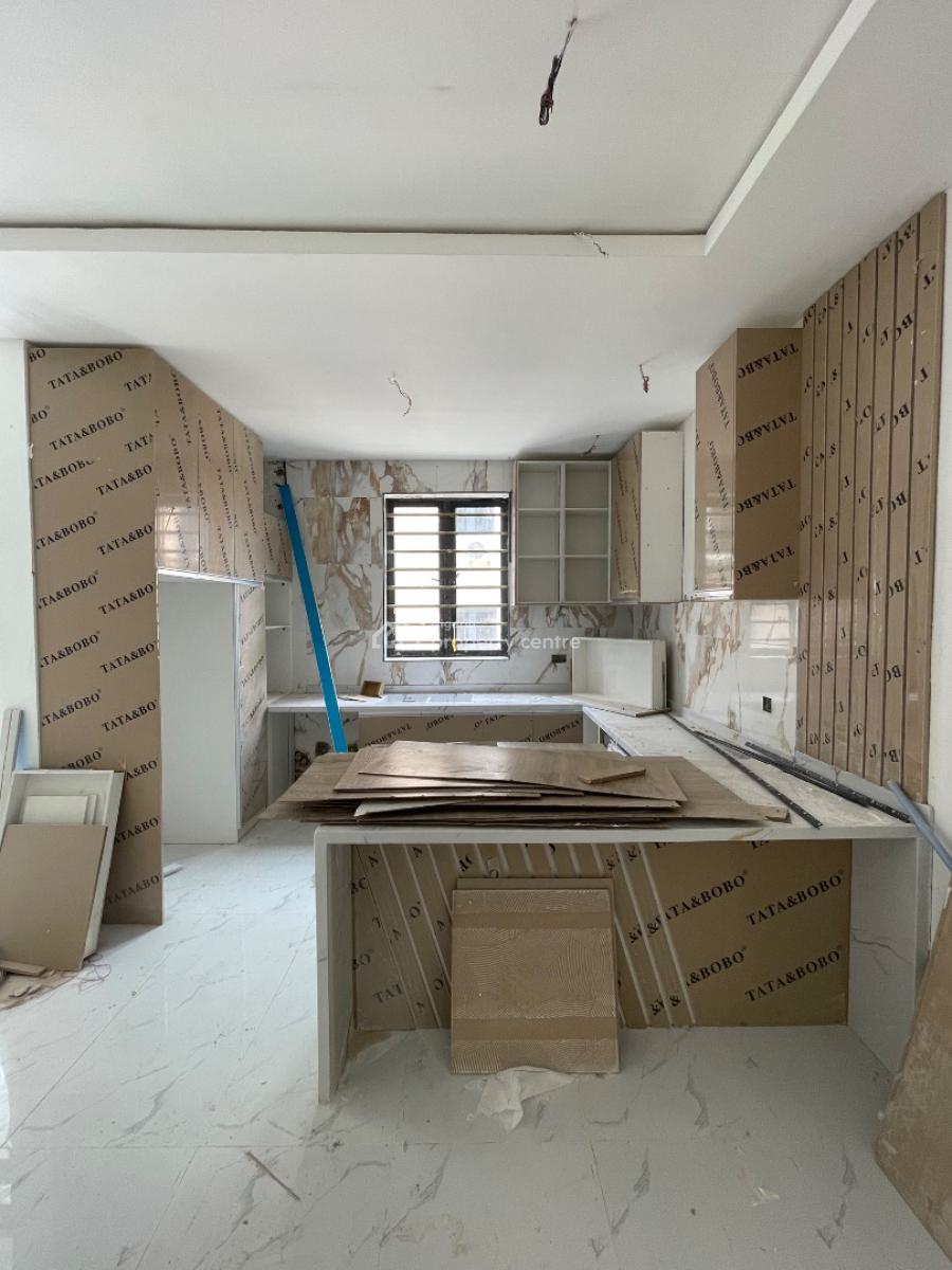 Newly Built 2 Bedroom Apartment, Lekki Phase 1, Lekki, Lagos, Flat / Apartment for Sale