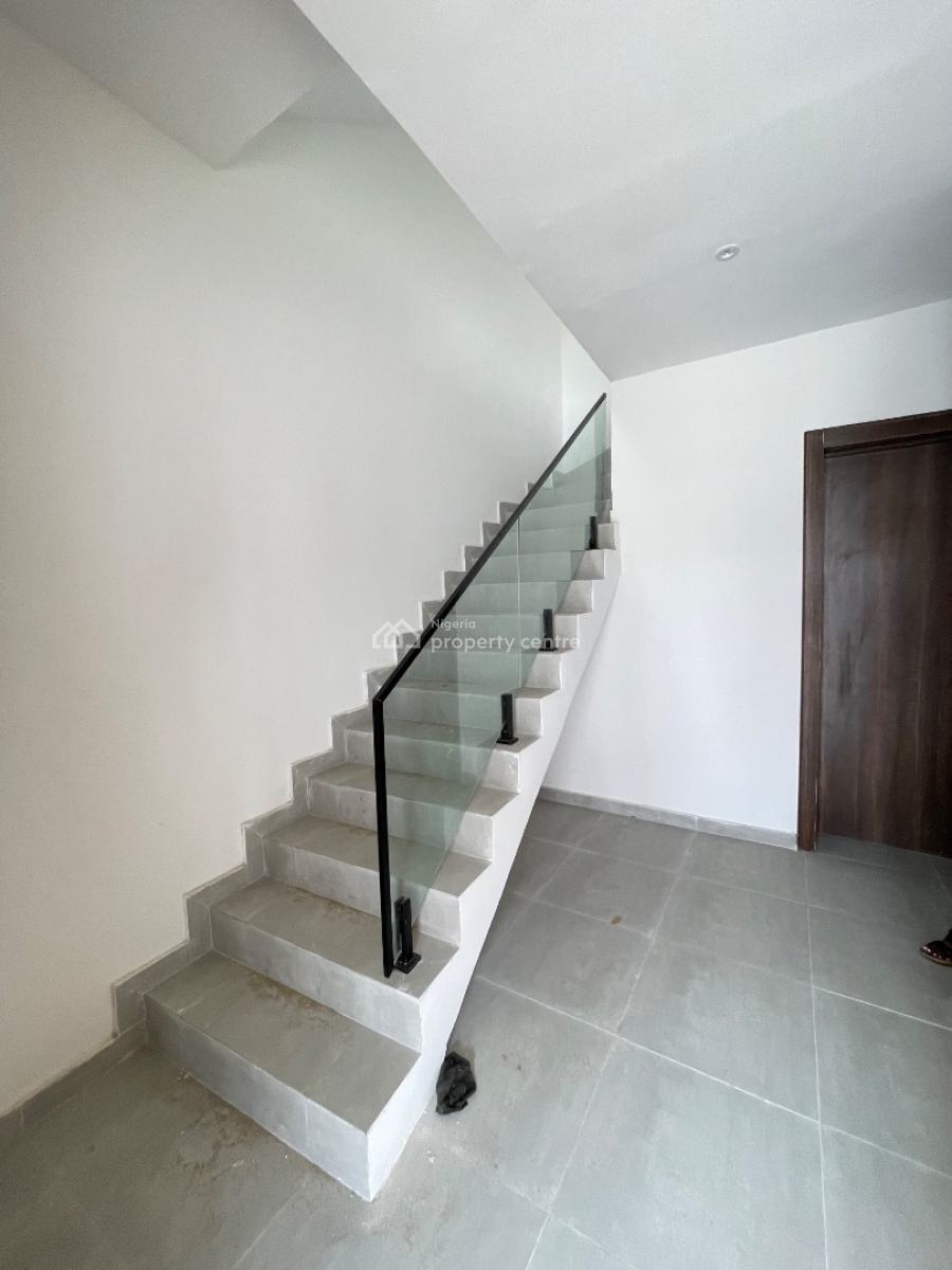 Spacious 4 Bedroom Terraced Duplex, Lekki Phase 1, Lekki, Lagos, Terraced Duplex for Sale