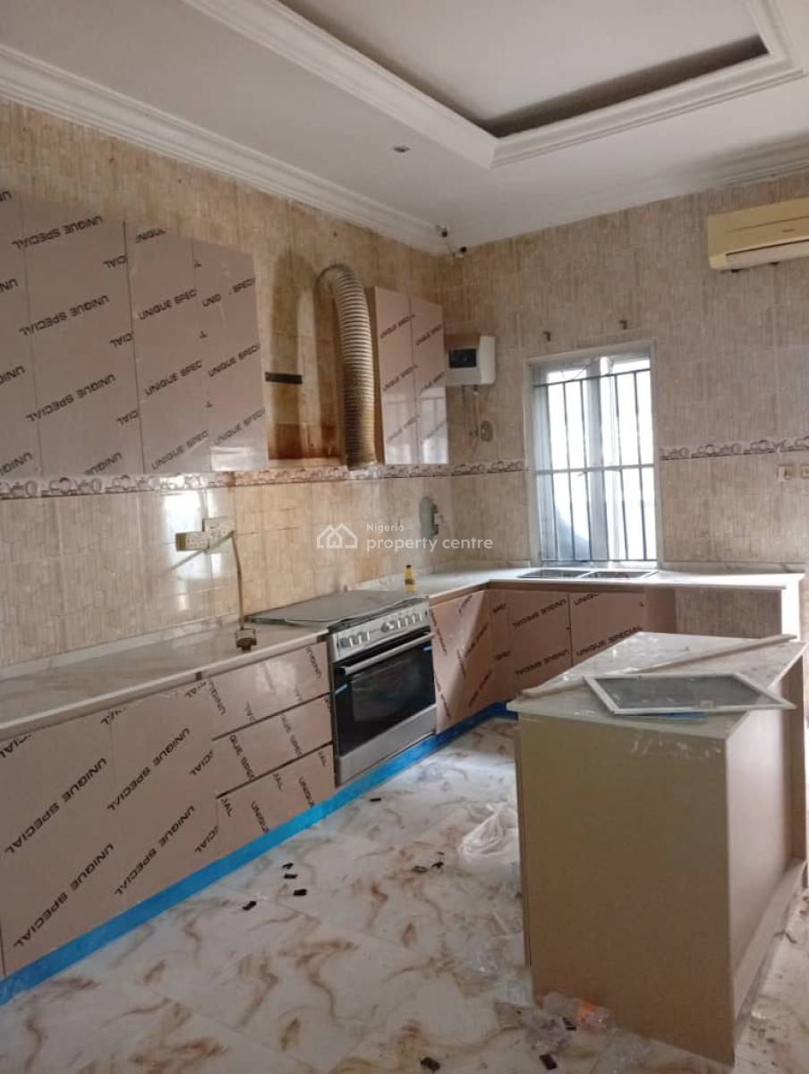 Spacious and Well Renovated 5 Bedroom Fully-detached Duplex with Bq, Chevron Drive, Lekki Expressway, Lekki, Lagos, Detached Duplex for Sale