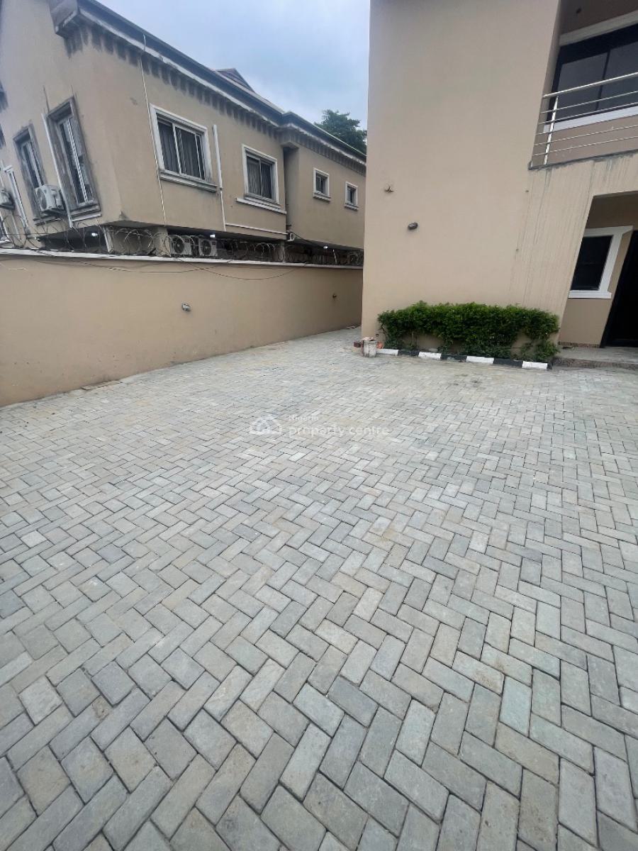3 Bedroom Townhouse with 2 Room Bq, Off Victoria Arobieke, Lekki Phase 1, Lekki, Lagos, Terraced Duplex for Rent