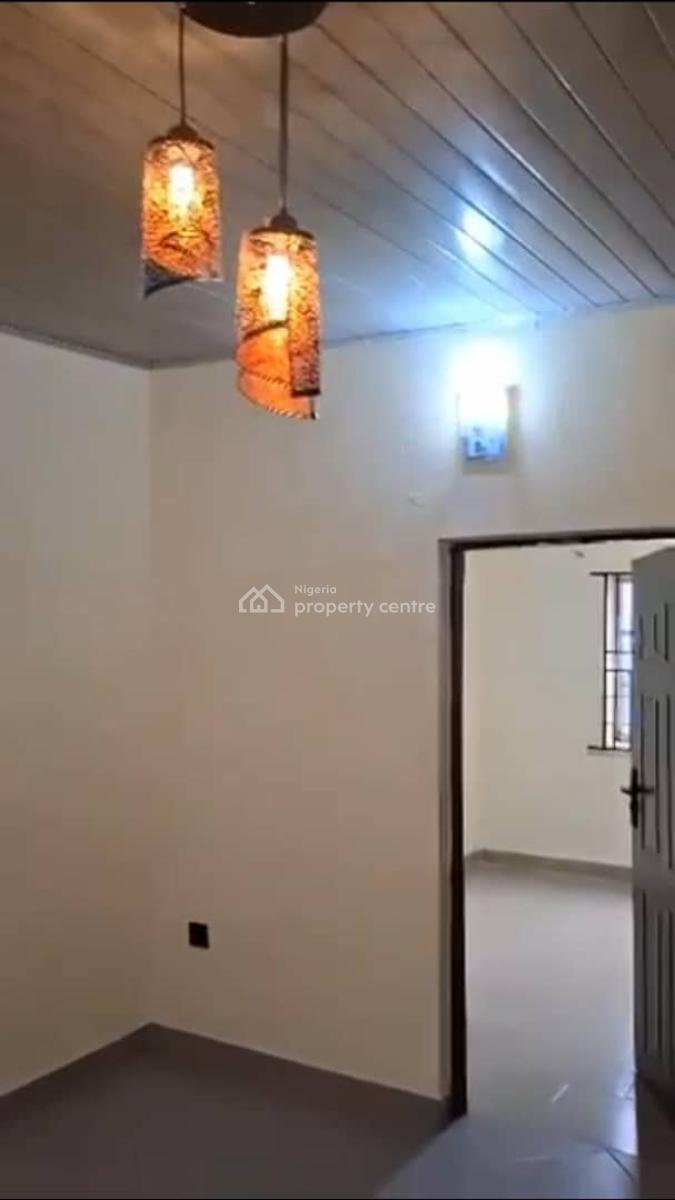 Lovely 2 Bedroom Flat, Aguda, Surulere, Lagos, Flat / Apartment for Rent