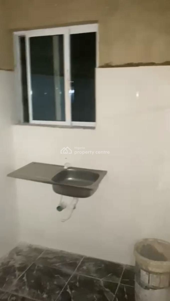 Spacious Miniflat, Ladilak, Onipanu, Shomolu, Lagos, Mini Flat (room and Parlour) for Rent