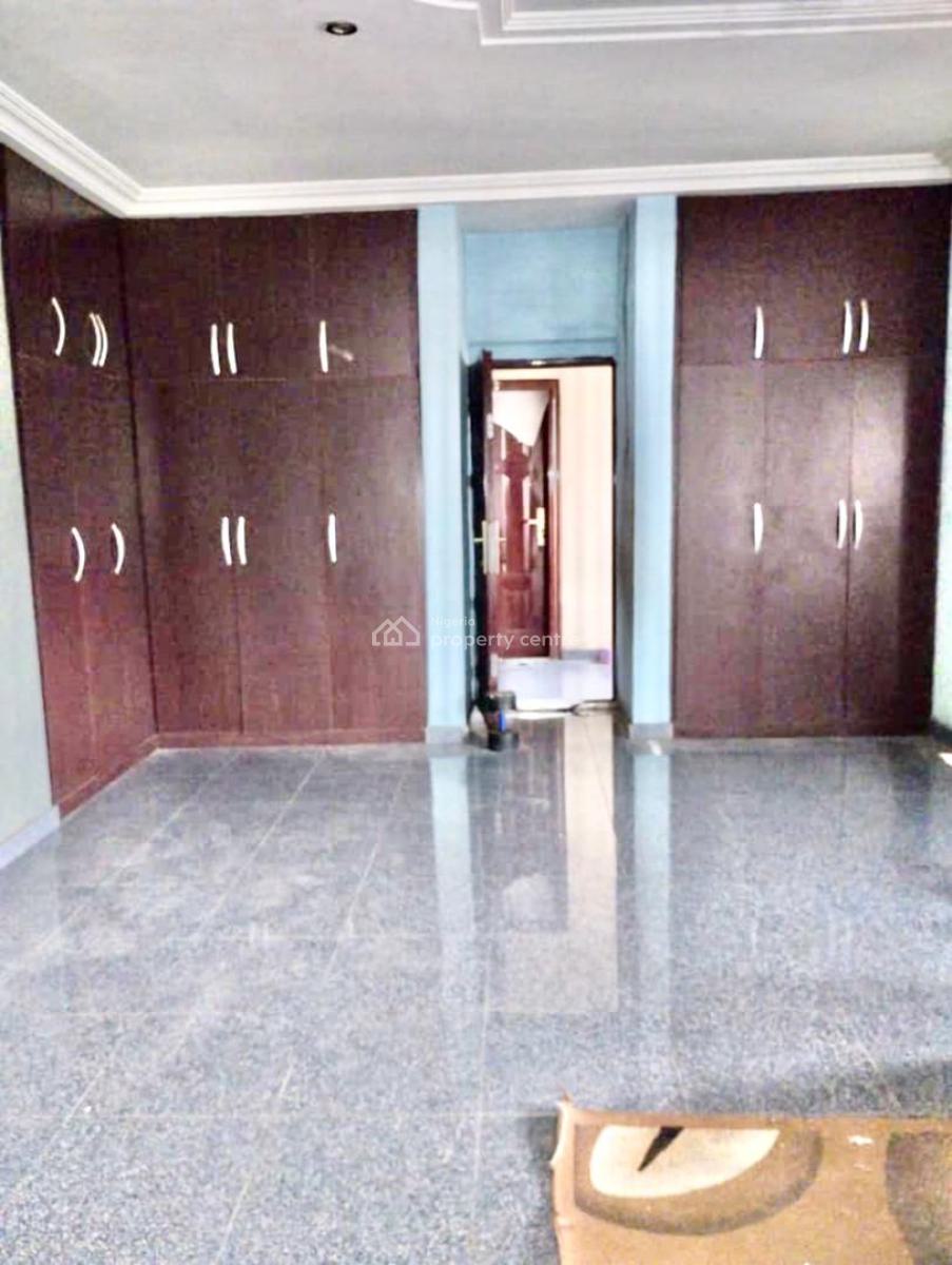 Seven (7 ) Bedroom Duplex with a 1 Bedroom Flat and 3 Self Contain, By New Ring Road, Eneka, Port Harcourt, Rivers, Detached Duplex for Sale