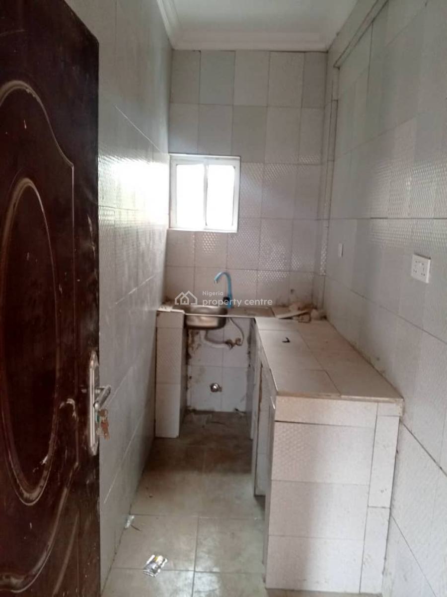 Mini Flat, Adekunle, Yaba, Lagos, Mini Flat (room and Parlour) for Rent