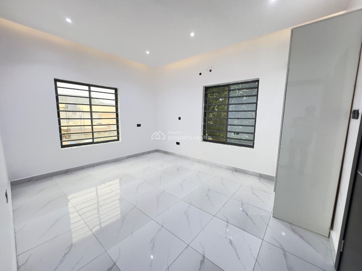 Beautiful 3bedroom Apartment with a Bq, Admiralty, Lekki Phase 1, Lekki, Lagos, Block of Flats for Sale
