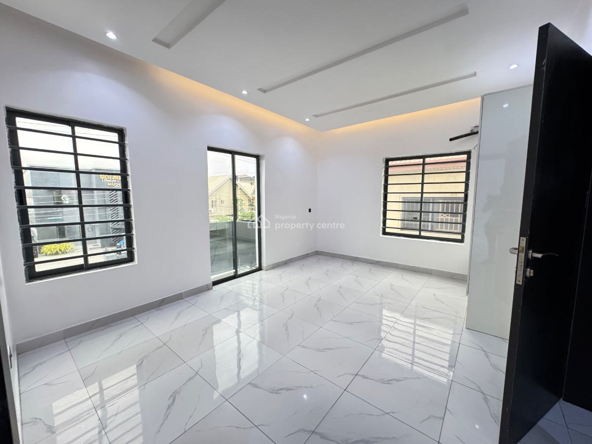 Beautiful 3bedroom Apartment with a Bq, Admiralty, Lekki Phase 1, Lekki, Lagos, Block of Flats for Sale