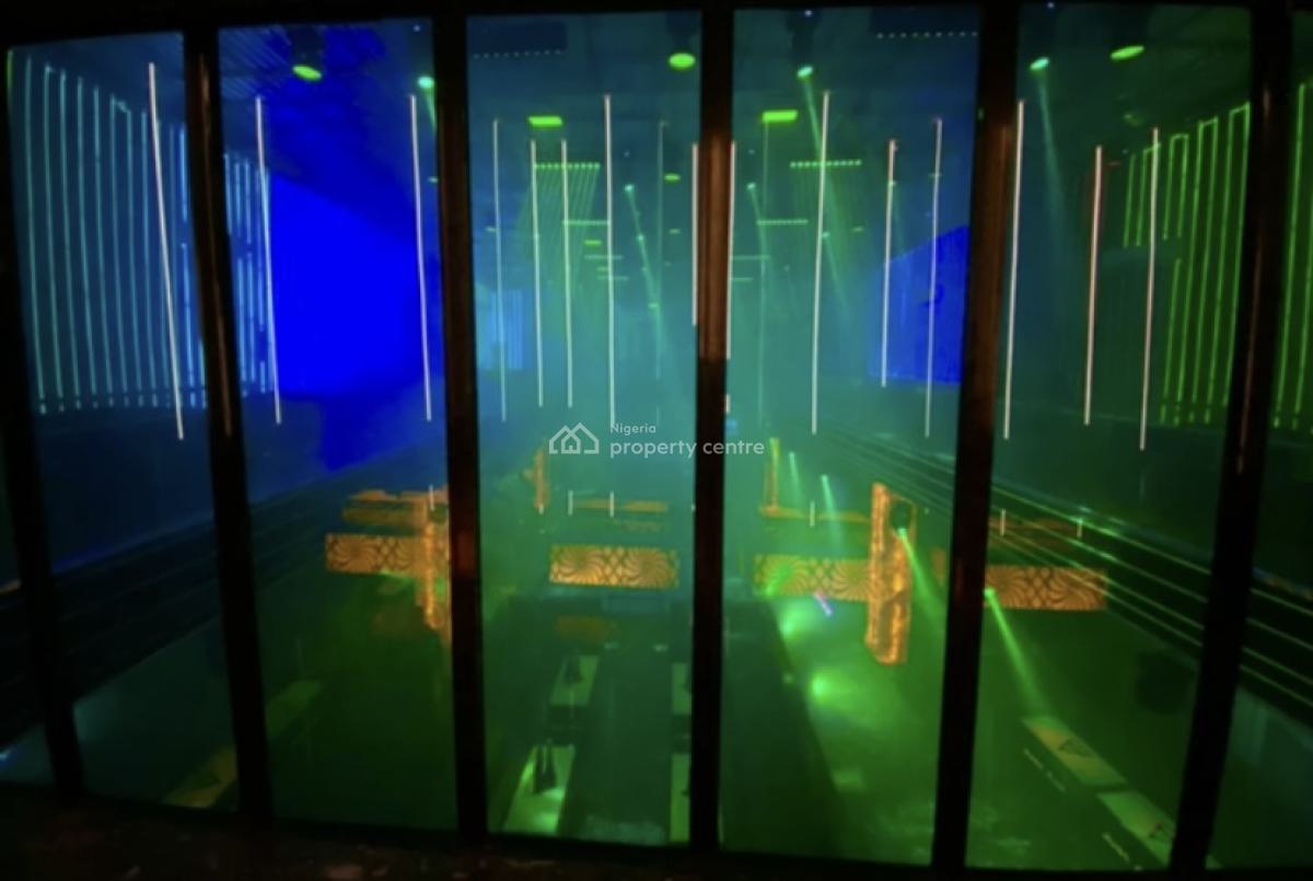5-star Club with 2 Rooms Ensuite and Event Centre, Second Tollgate,lekki., Lekki, Lagos, Commercial Property for Rent