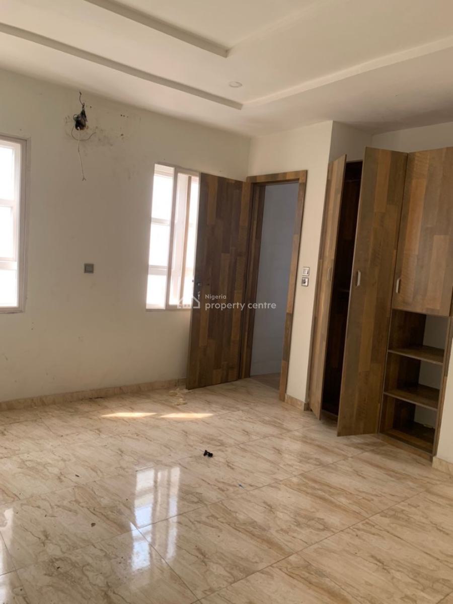 Massive Room on a Duplex Shared Apt with 24hrs Light Pool and Gym, Vbay Court, Orchid Road Lekki Lagos, Lekki, Lagos, Self Contain (single Rooms) for Rent
