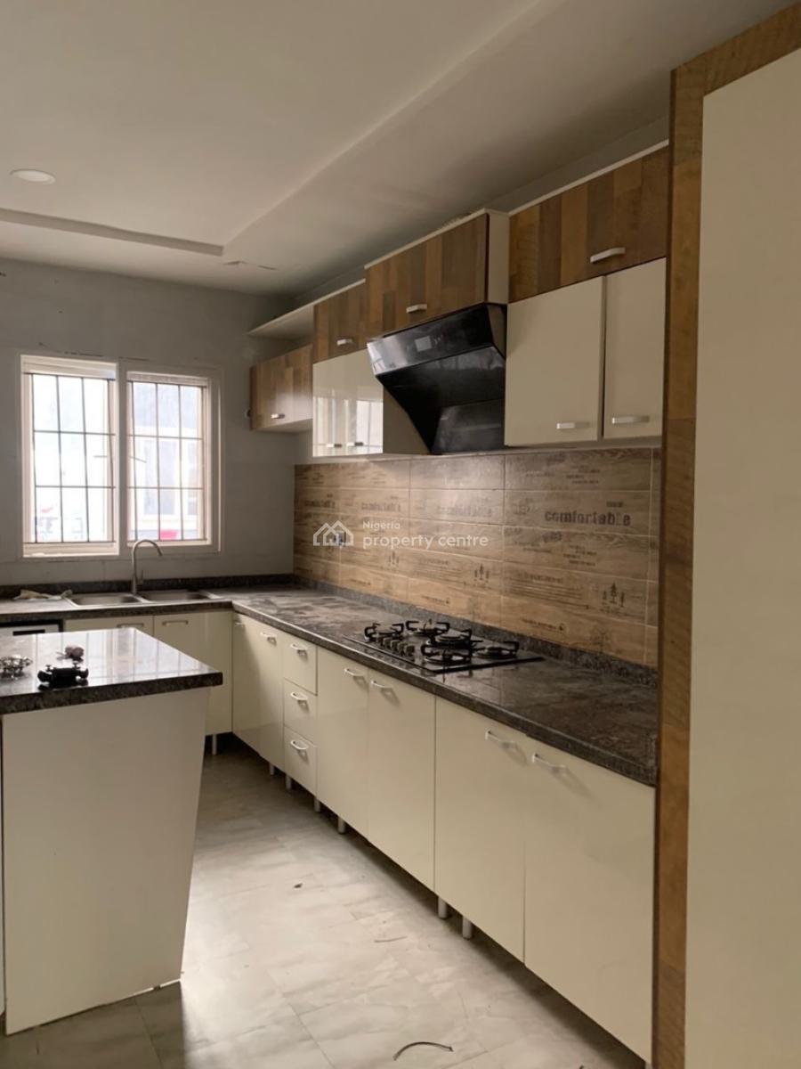 Massive Room on a Duplex Shared Apt with 24hrs Light Pool and Gym, Vbay Court, Orchid Road Lekki Lagos, Lekki, Lagos, Self Contain (single Rooms) for Rent