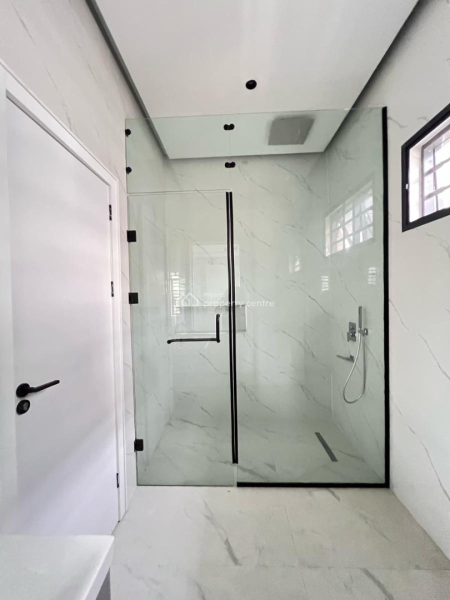 Contemporary 4 Bedroom Penthouse with Elevator, Inverters, and Bq, Lekki Phase 1, Lekki, Lagos, House for Sale