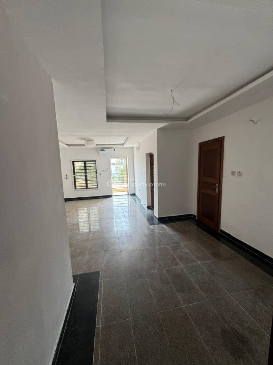 Decent 3bedroom Flat with Bq Upstairs, Off Admiralty Way, Lekki Phase 1, Lekki, Lagos, Flat / Apartment for Rent