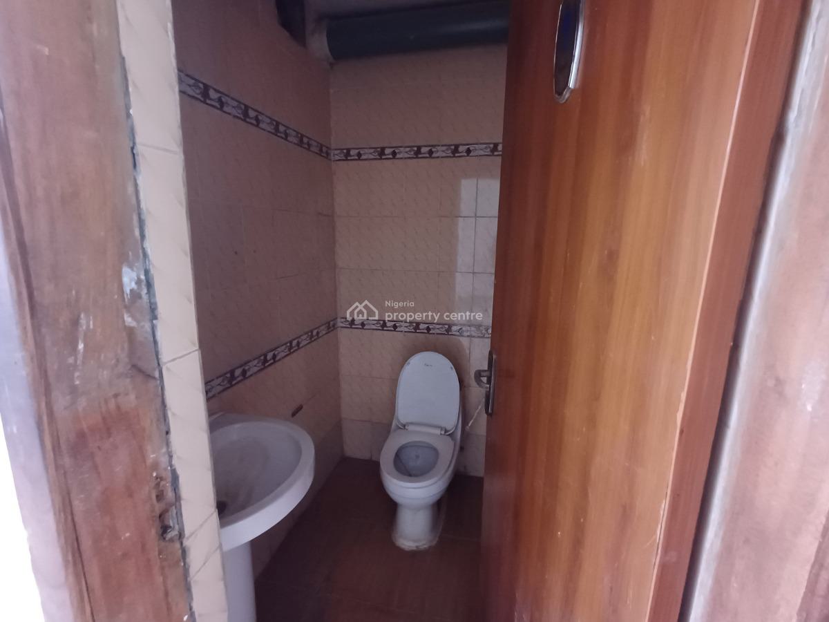 194sqm Shop / Office Space on The Second Floor with Elevator, Wuse 2, Abuja, Office Space for Rent